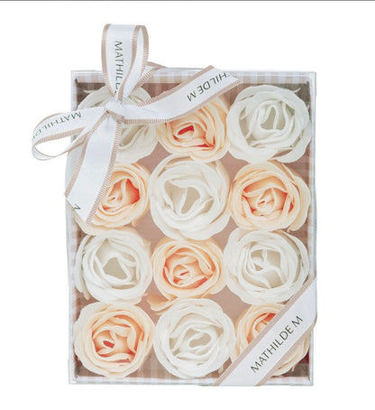 Cofre 12 rosas de jabón con aroma a rosa 🌹