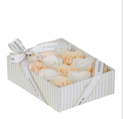 Cofre 12 rosas de jabón con aroma a rosa 🌹