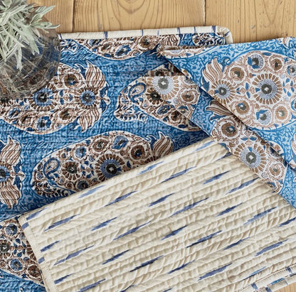 Mantel individual reversible con servilleta