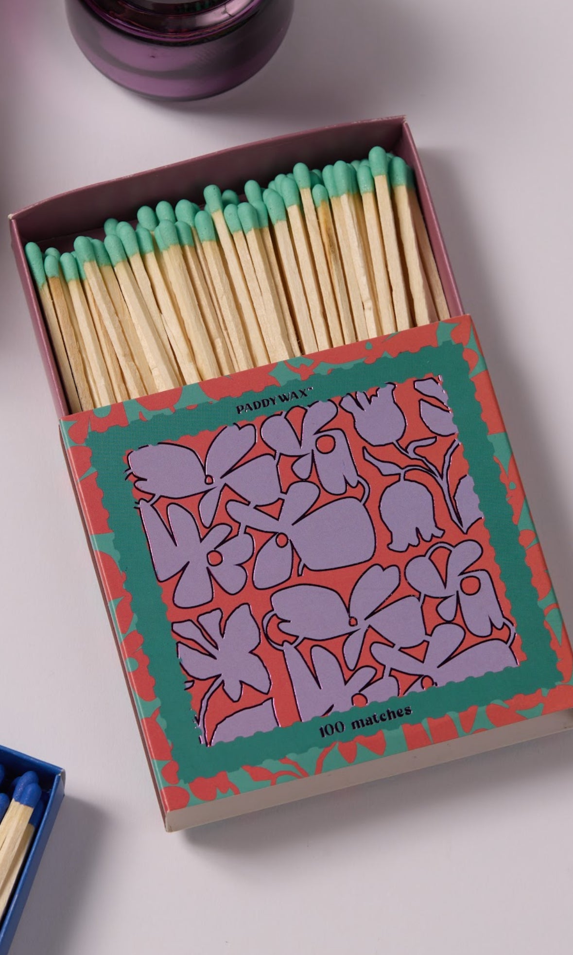 Caja de 100 cerillas “Abstract floral” 🌸