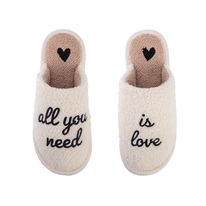 Zapatillas “All you need is love” 🖤
