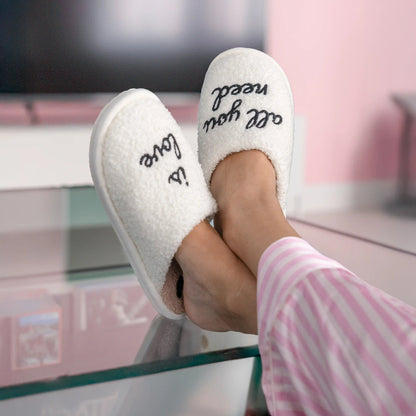 Zapatillas “All you need is love” 🖤