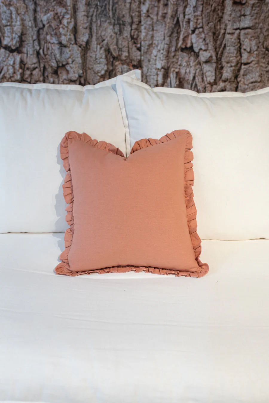 Cojín volante Peach 45x45