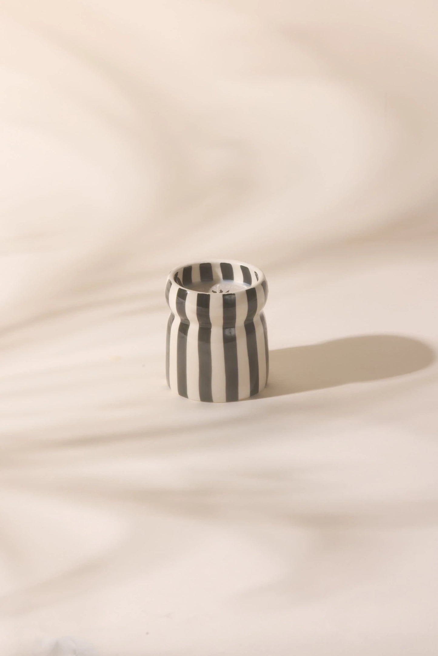 Vela de cerámica “Cabana” - Lava Stone 🖤